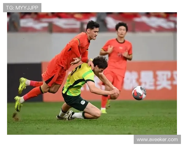 中国足球队备战亚洲杯 全新阵容迎战强敌 力求突破历史瓶颈